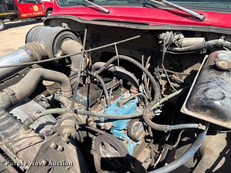 image for item EQ1309 1989 International S1800 fire truck