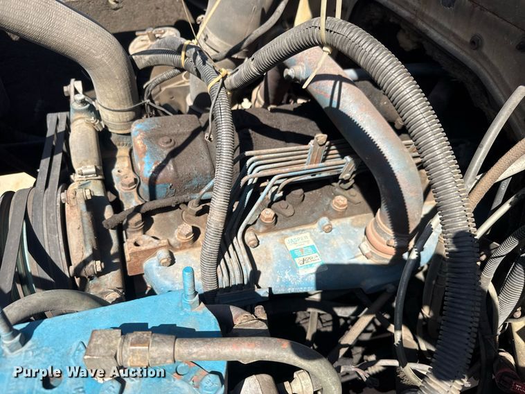 image for item EQ1309 1989 International S1800 fire truck