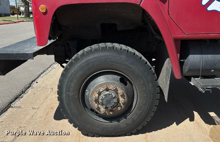 image for item EQ1309 1989 International S1800 fire truck