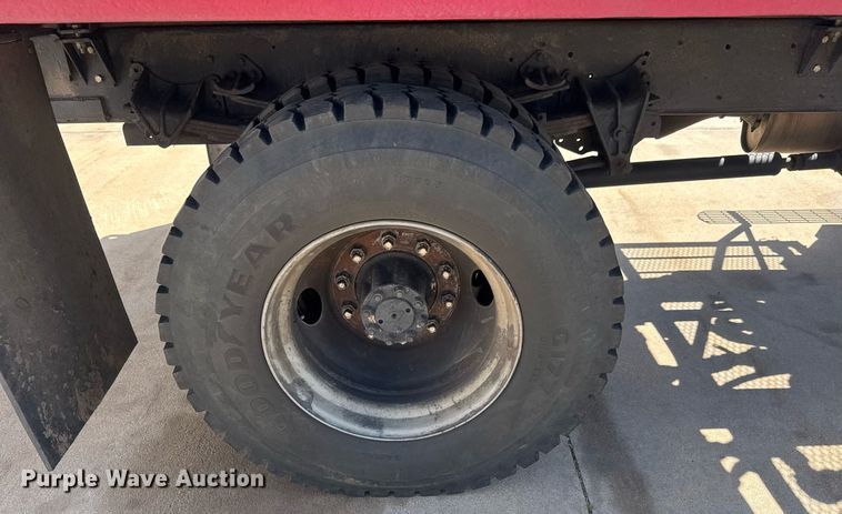 image for item EQ1309 1989 International S1800 fire truck