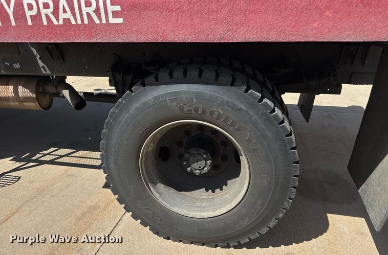 image for item EQ1309 1989 International S1800 fire truck