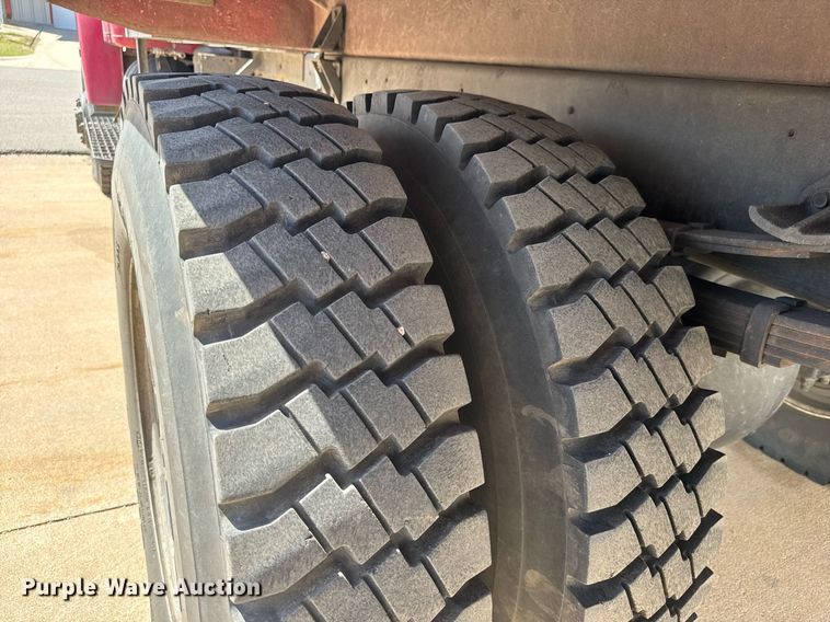 image for item EQ1309 1989 International S1800 fire truck