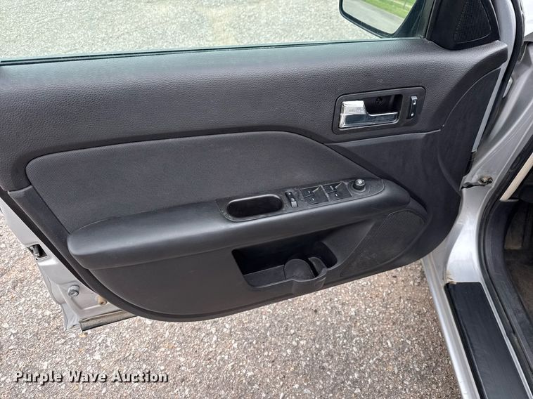 image for item EQ1411 2010 Ford Fusion 