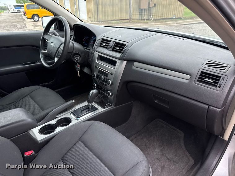 image for item EQ1411 2010 Ford Fusion 