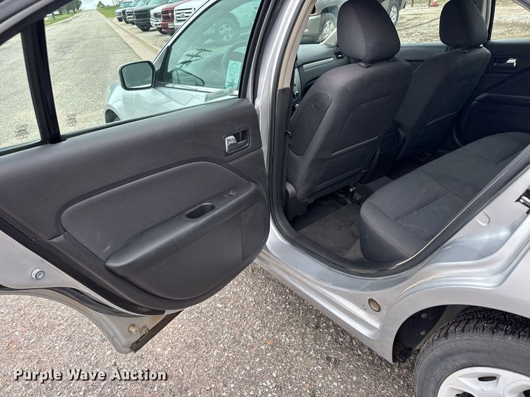 image for item EQ1411 2010 Ford Fusion 