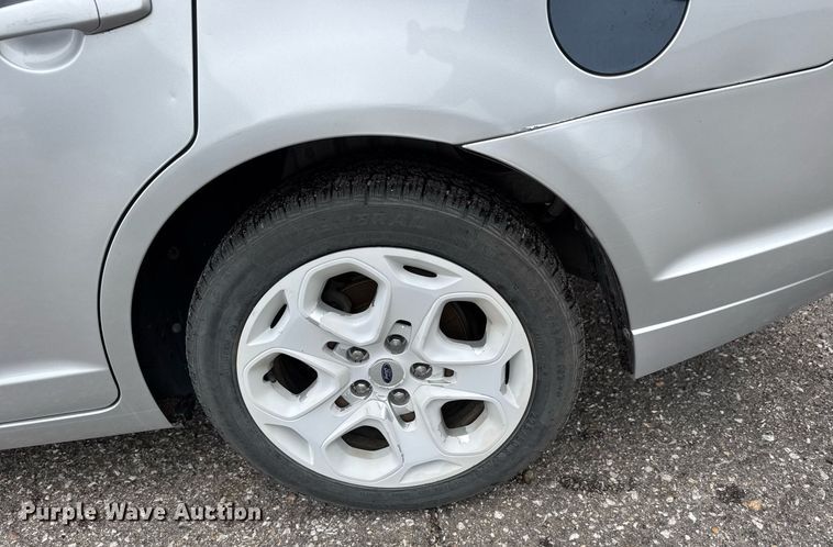 image for item EQ1411 2010 Ford Fusion 