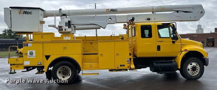 image for item EQ1482 2011 International DuraStar 4400 bucket truck