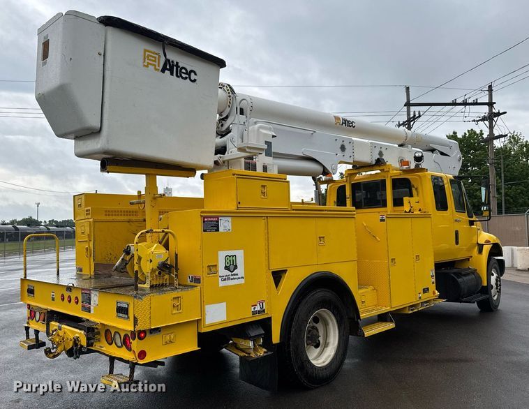 image for item EQ1482 2011 International DuraStar 4400 bucket truck