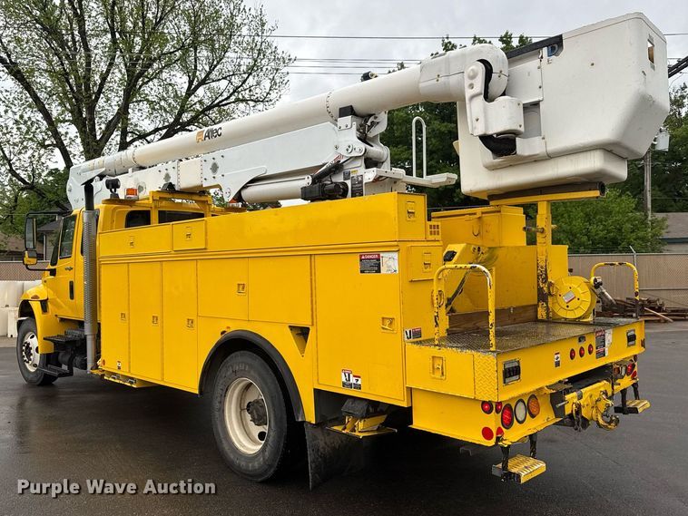 image for item EQ1482 2011 International DuraStar 4400 bucket truck