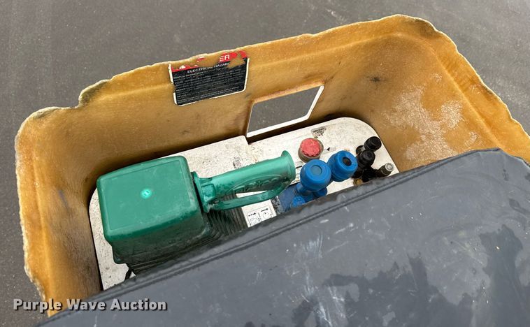 image for item EQ1482 2011 International DuraStar 4400 bucket truck