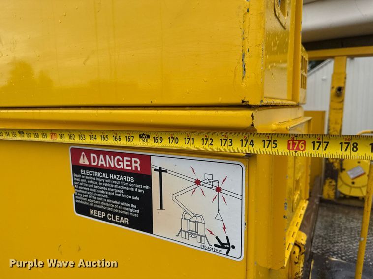 image for item EQ1482 2011 International DuraStar 4400 bucket truck