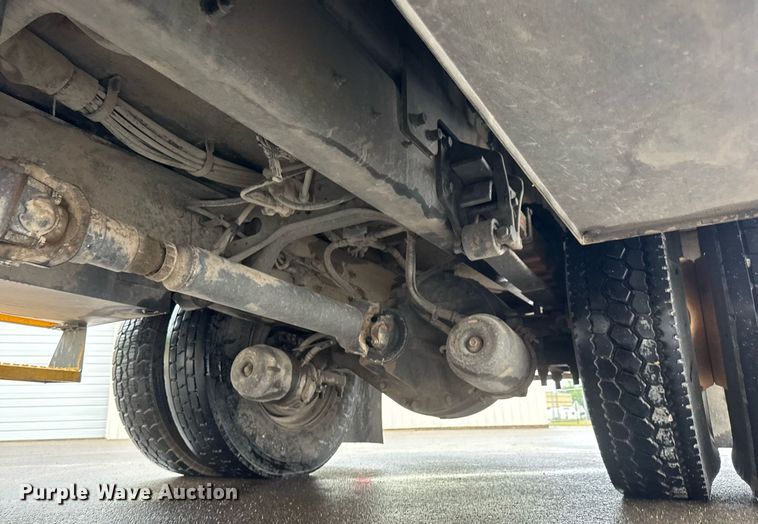 image for item EQ1482 2011 International DuraStar 4400 bucket truck