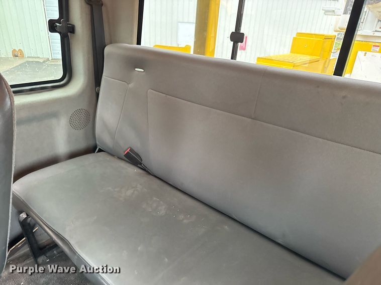 image for item EQ1482 2011 International DuraStar 4400 bucket truck