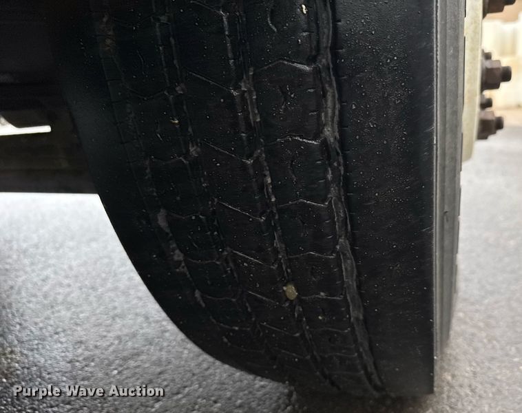 image for item EQ1482 2011 International DuraStar 4400 bucket truck