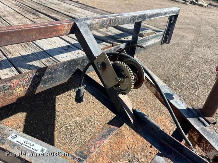 image for item EQ4609 1993 PJ utility trailer