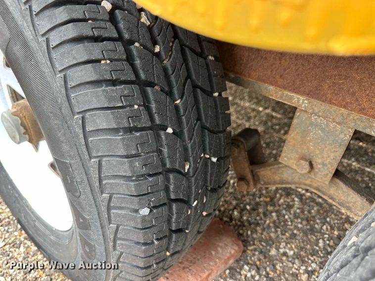 image for item EQ4719 1998 Neal utility trailer