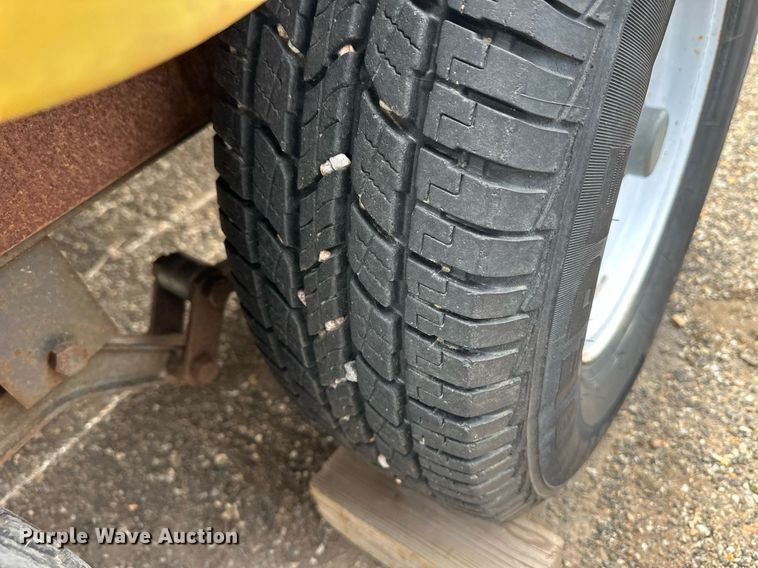 image for item EQ4719 1998 Neal utility trailer