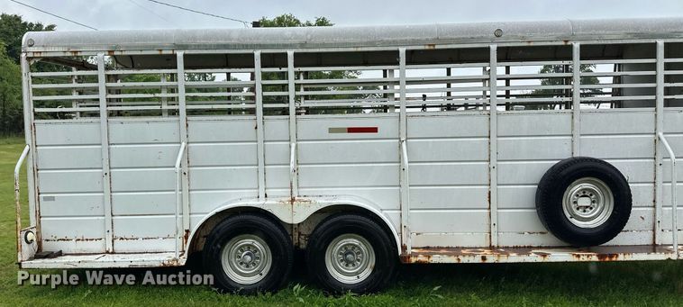 image for item EQ4721 1992 W-W livestock trailer