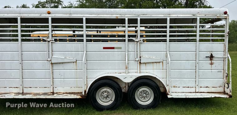 image for item EQ4721 1992 W-W livestock trailer