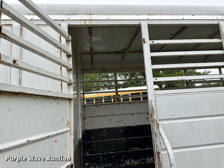 image for item EQ4721 1992 W-W livestock trailer