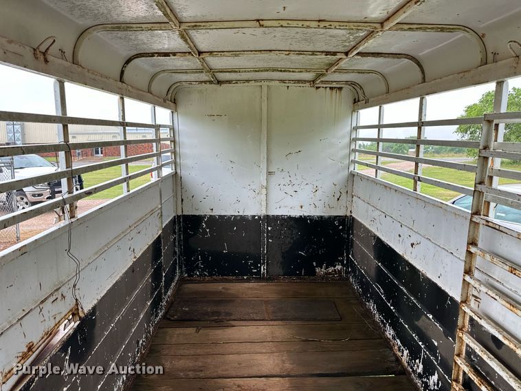 image for item EQ4721 1992 W-W livestock trailer