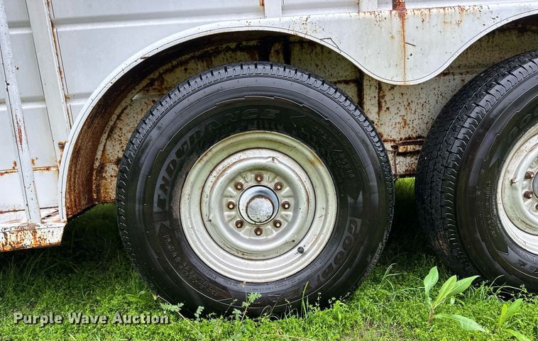 image for item EQ4721 1992 W-W livestock trailer