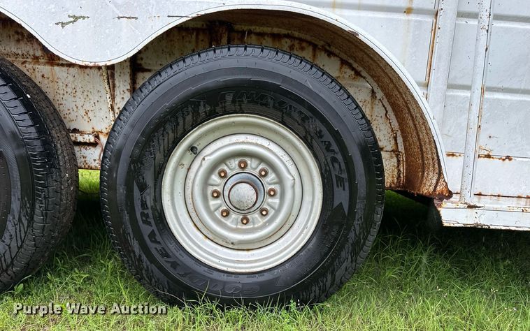 image for item EQ4721 1992 W-W livestock trailer