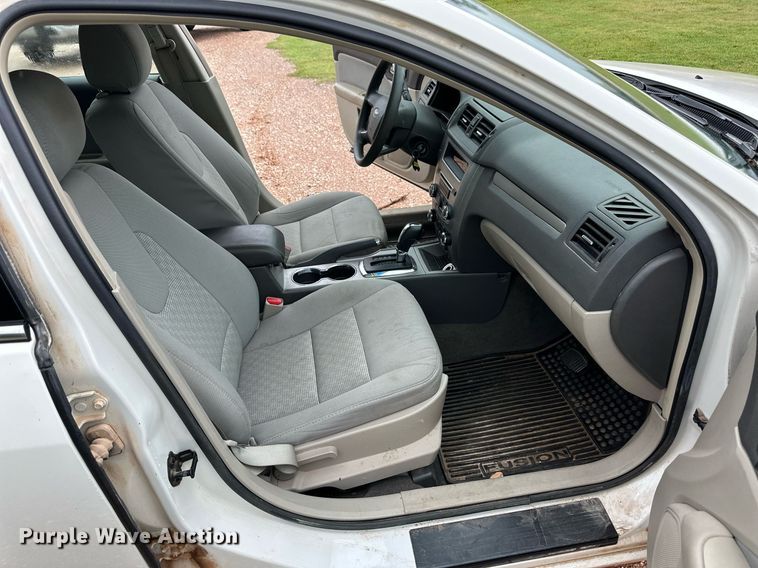 image for item EQ4722 2012 Ford Fusion SE 