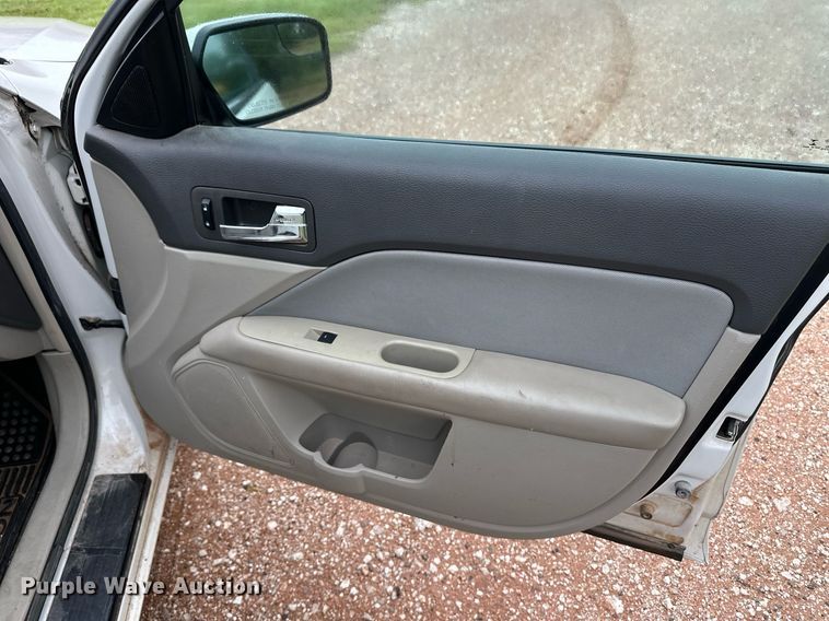 image for item EQ4722 2012 Ford Fusion SE 