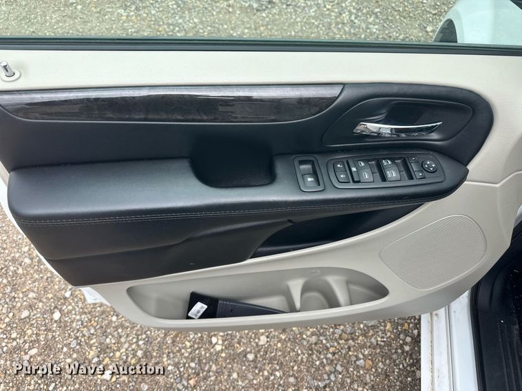 image for item EQ4727 2019 Dodge Grand Caravan van