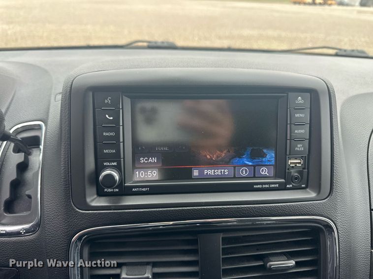 image for item EQ4727 2019 Dodge Grand Caravan van