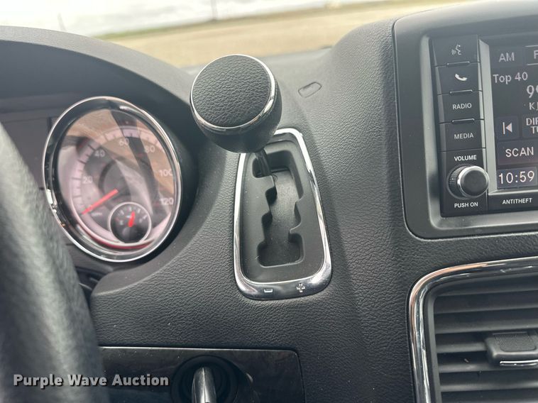 image for item EQ4727 2019 Dodge Grand Caravan van