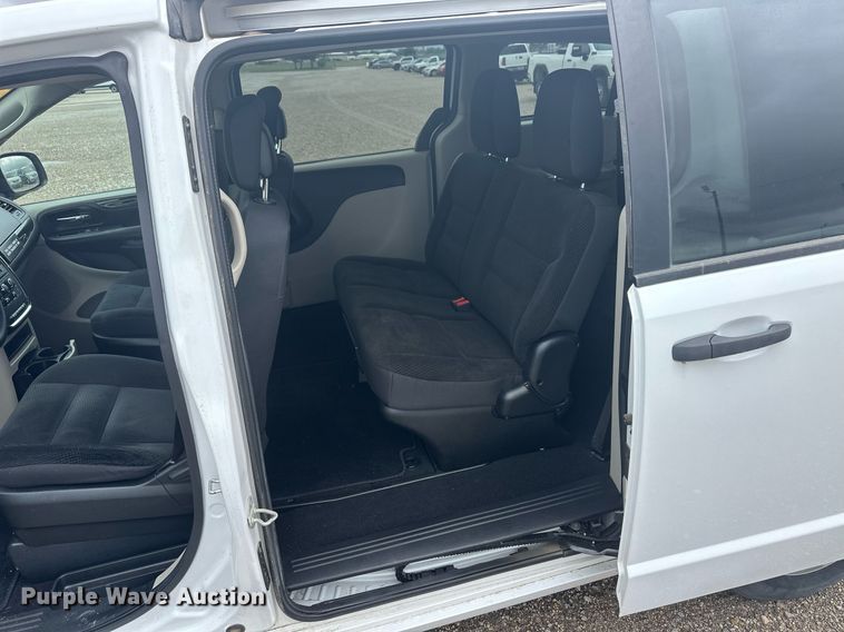 image for item EQ4727 2019 Dodge Grand Caravan van