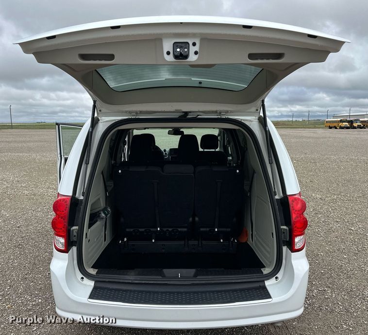 image for item EQ4727 2019 Dodge Grand Caravan van