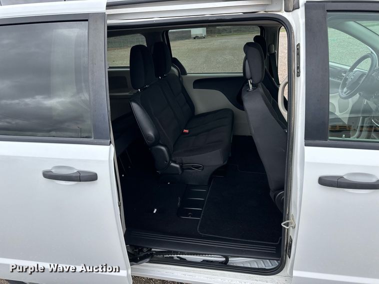 image for item EQ4727 2019 Dodge Grand Caravan van