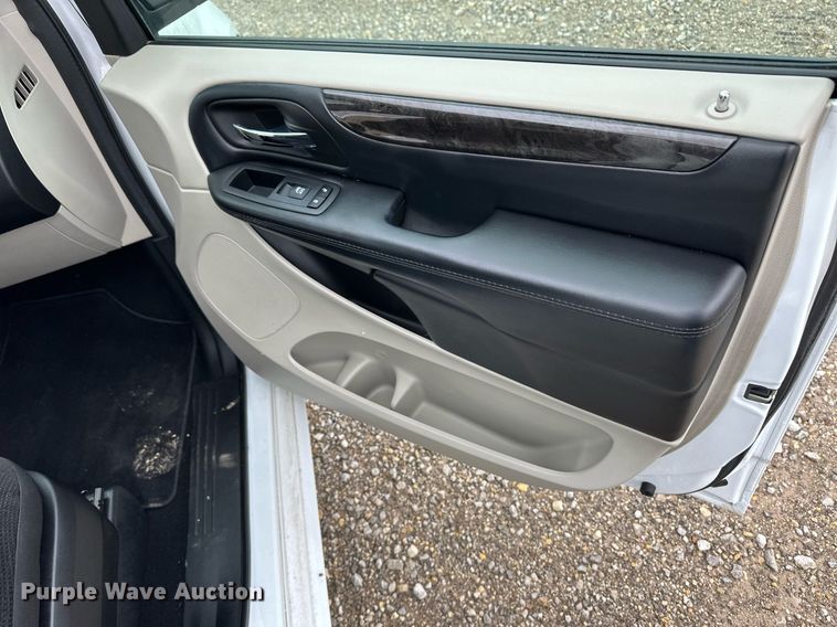 image for item EQ4727 2019 Dodge Grand Caravan van