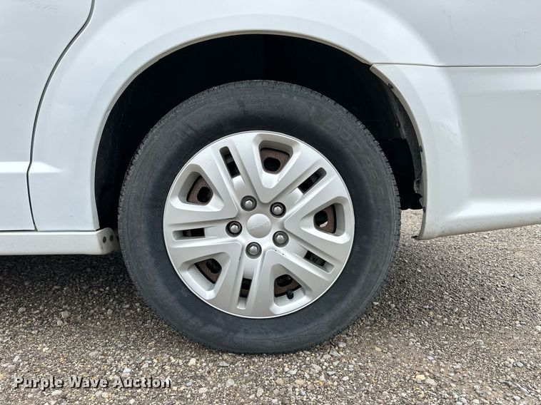 image for item EQ4727 2019 Dodge Grand Caravan van