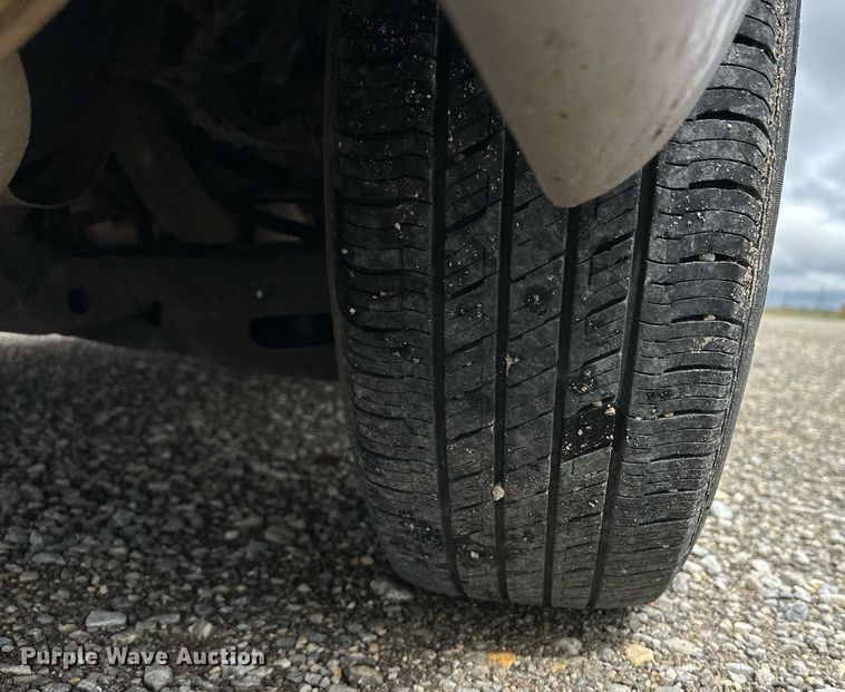 image for item EQ4728 2014 Chrysler Town & Country van