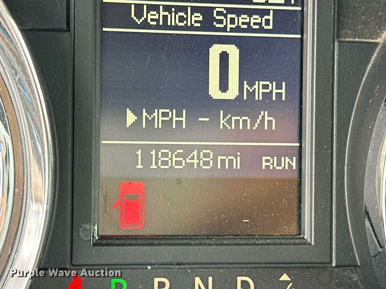 image for item EQ4729 2014 Chrysler Town & Country van