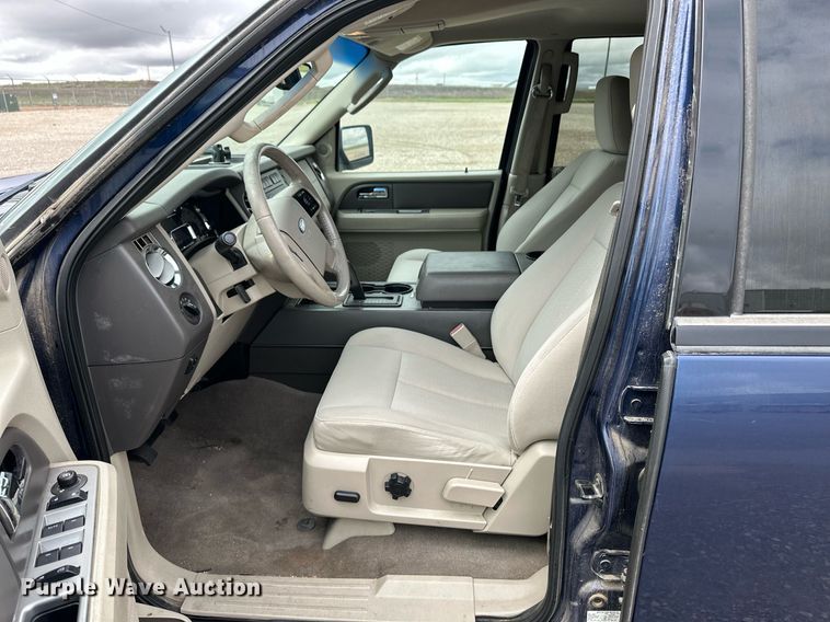 image for item EQ4730 2011 Ford Expedition EL SUV