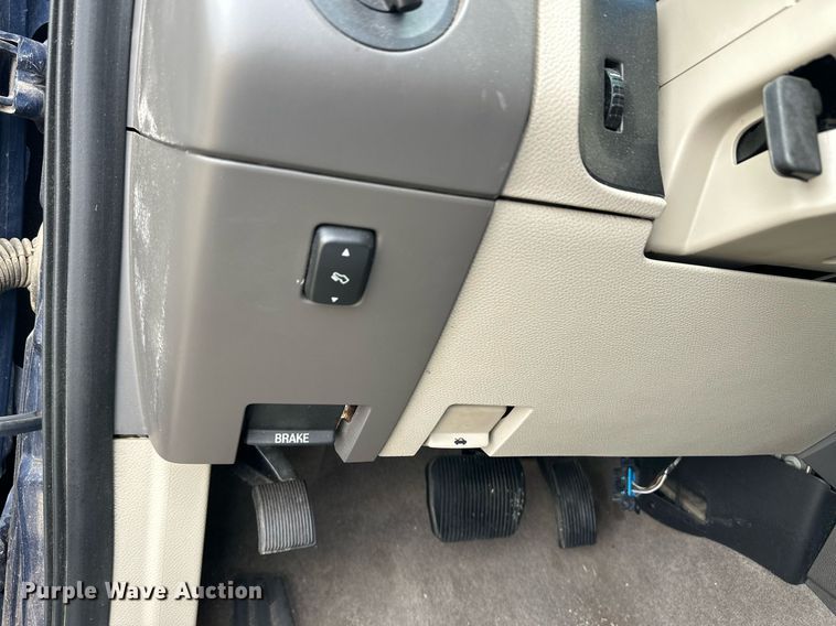 image for item EQ4730 2011 Ford Expedition EL SUV