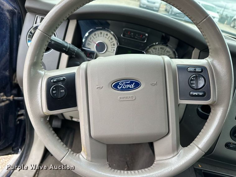 image for item EQ4730 2011 Ford Expedition EL SUV