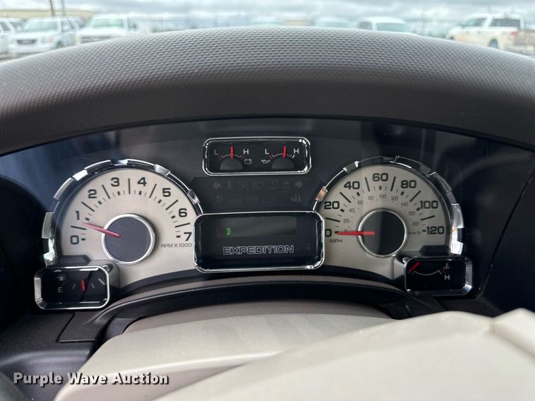 image for item EQ4730 2011 Ford Expedition EL SUV