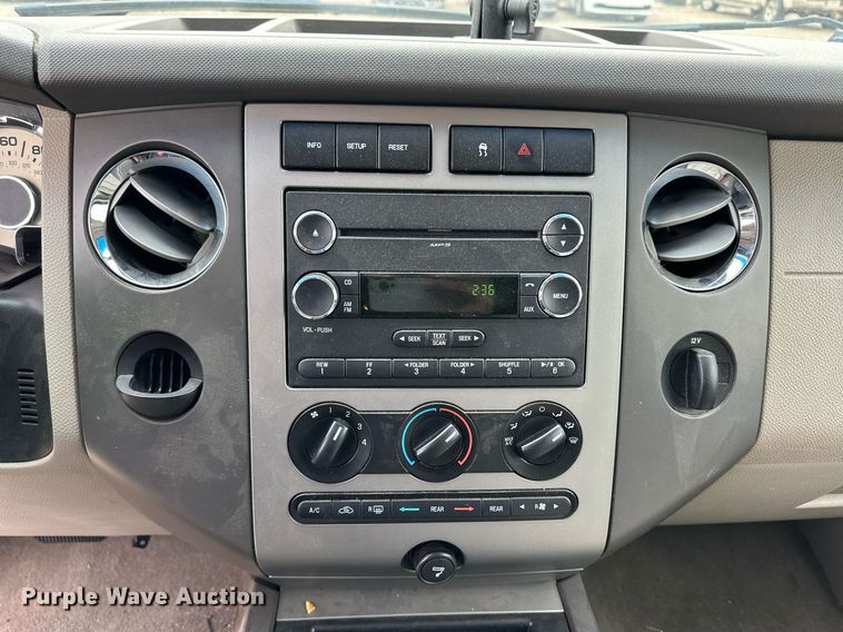 image for item EQ4730 2011 Ford Expedition EL SUV