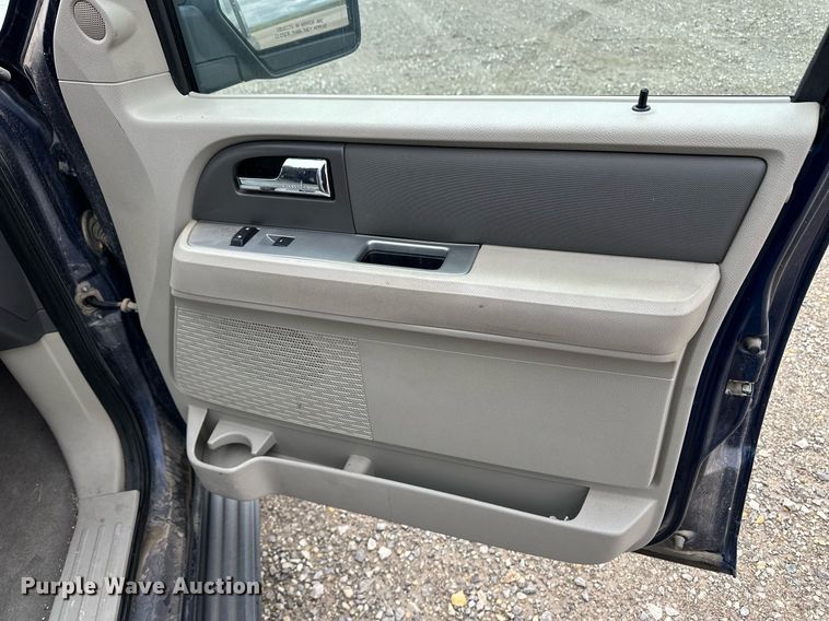 image for item EQ4730 2011 Ford Expedition EL SUV