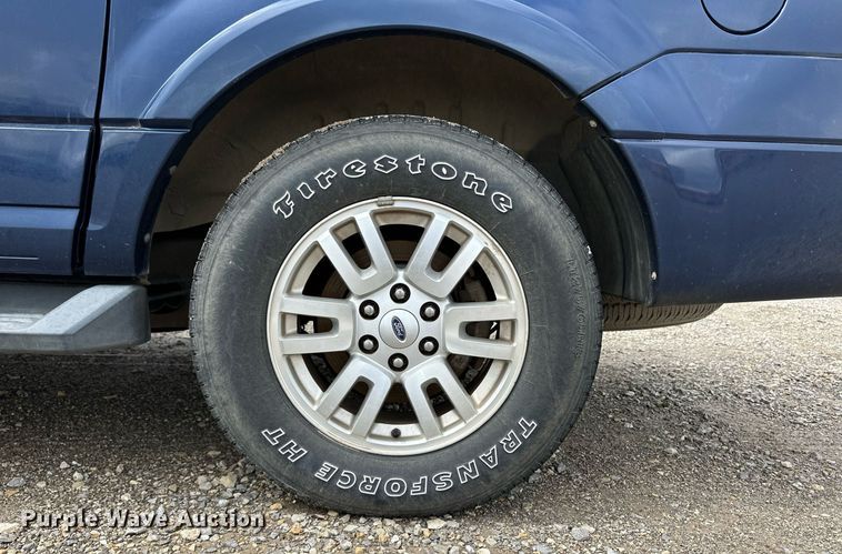 image for item EQ4730 2011 Ford Expedition EL SUV