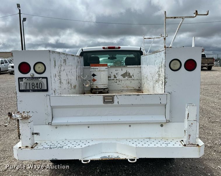 image for item EQ4731 2008 Chevrolet Silverado 3500HD Ext. Cab utility bed pickup truck