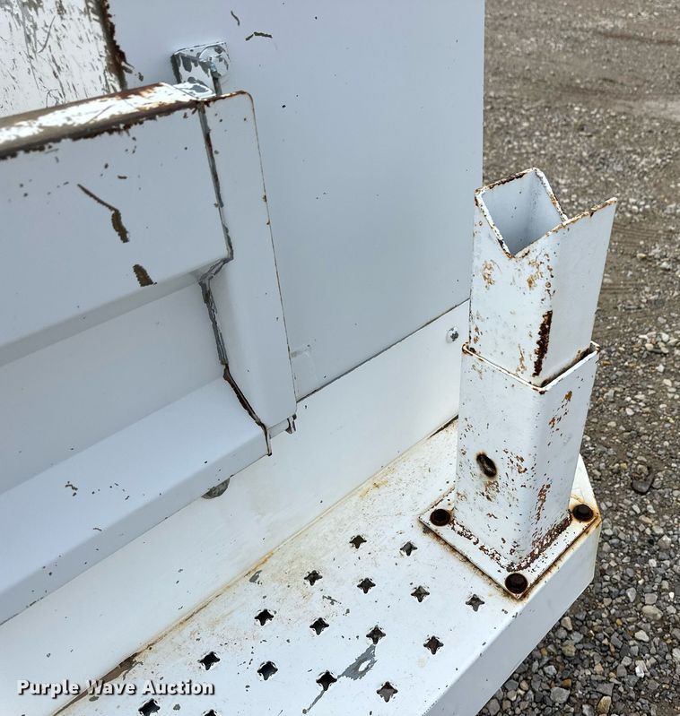 image for item EQ4731 2008 Chevrolet Silverado 3500HD Ext. Cab utility bed pickup truck