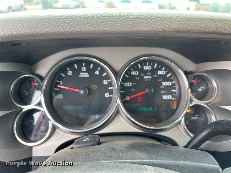 image for item EQ4731 2008 Chevrolet Silverado 3500HD Ext. Cab utility bed pickup truck