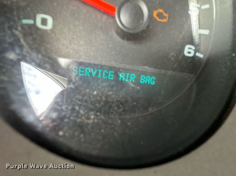 image for item EQ4731 2008 Chevrolet Silverado 3500HD Ext. Cab utility bed pickup truck